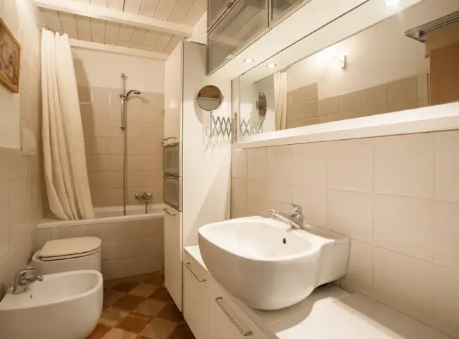 Bagno con vasca